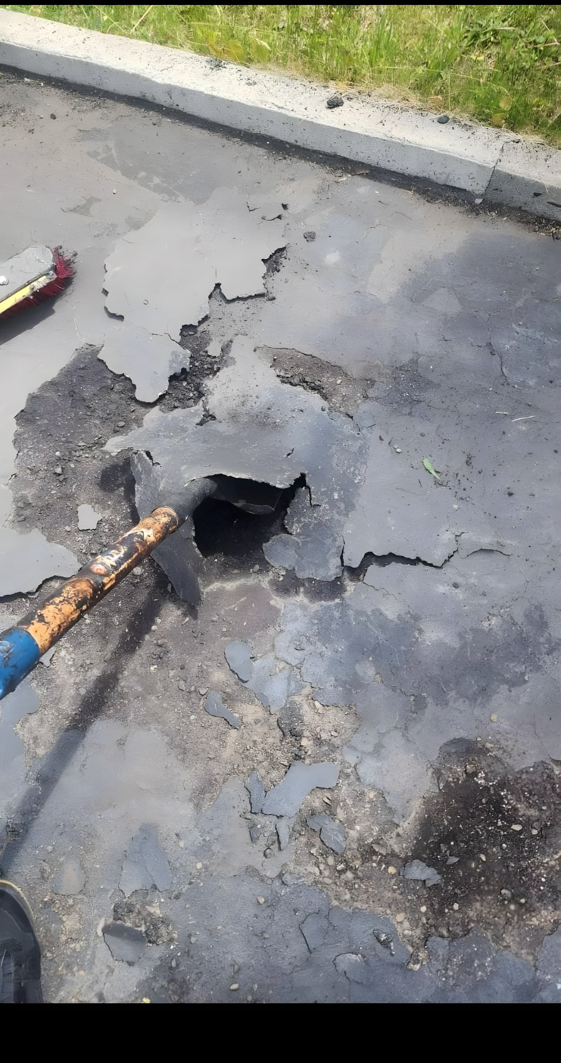 Exemple d'un scellant bon marché qui décolle de la surface